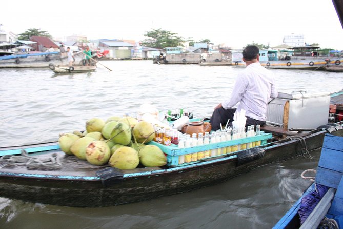 1-Day Cai Rang Floating Market-Vinh Long-Cai Be-Group of 10 Max - Breakfast on the Mekong, from pho to hu tieu