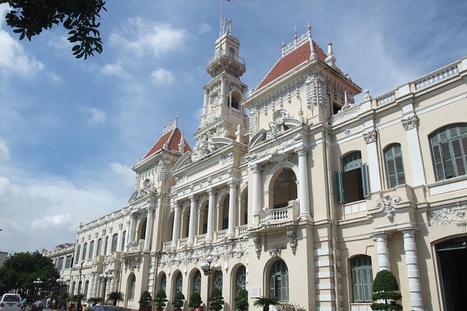 1-Day Ho Chi Minh City & Cu Chi Tunnels-Deluxe Group Of 10 Max - Opera House, City Hall, and Nguyen Hue