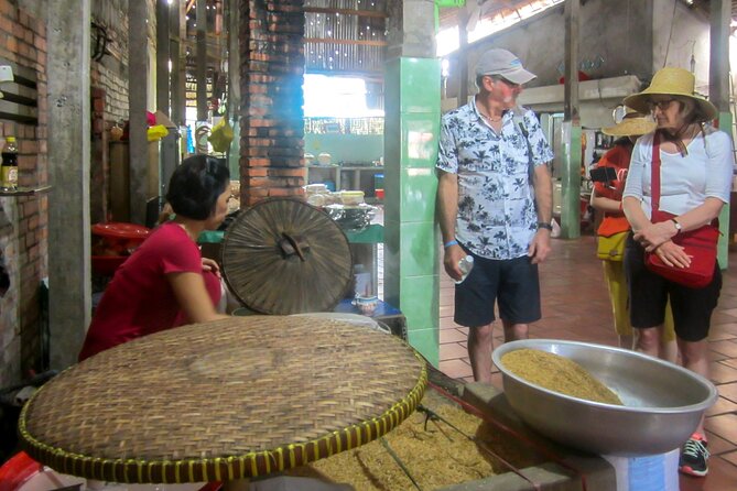 2-Day Mekong Delta Tour with Homestay - Lunch beside the river, with a practical caveat