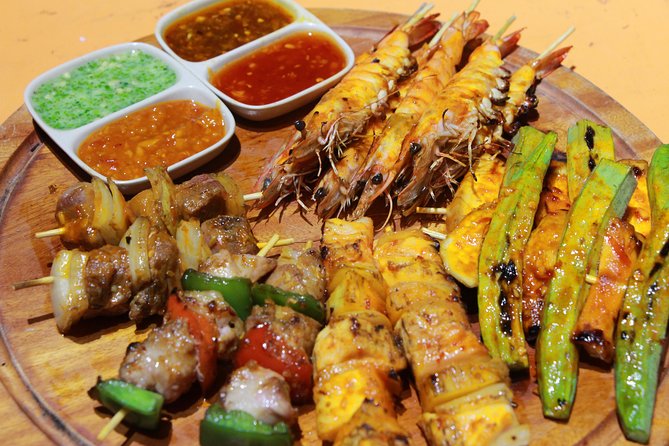 A Taste of Vietnam - Making fresh banh uot at the table