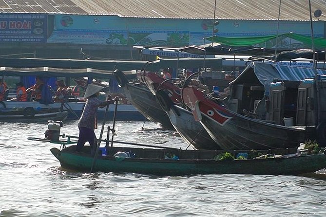 Authentic Mekong Delta Floating Market Full Day: Private or Group - Small boats and slower views of the delta