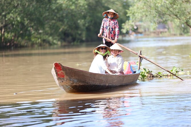 Authentic Mekong Delta Tour With Local Experts By SpeedBoat - Can Giuoc Market and everyday shopping