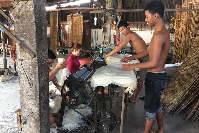 BIG BOSS Private LIMOUSINE To Cu Chi Tunnels and Mekong delta - Boat travel and lunch along the Mekong