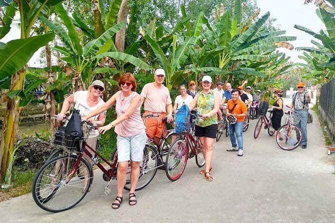 Can Tho Bike Tour in Mekong Delta - Giàn Gừa, an old tree with local meaning