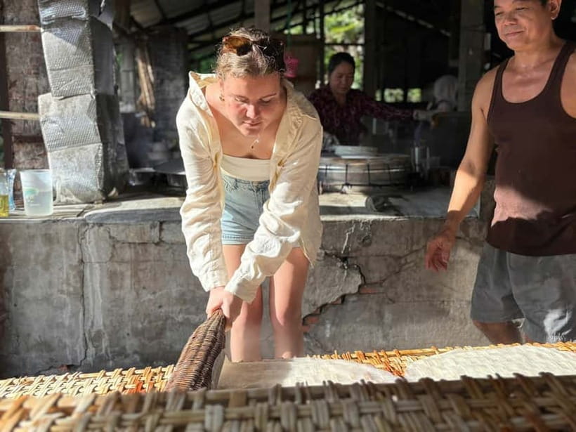 Can Tho: Floating Market, Cacao & Canals with French Guide - What the French-speaking guide adds