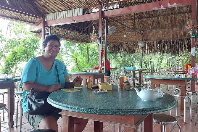Can Tho Floating Market Combine With Mekong Delta 01 Day-Daily - Thoi Son by rowing boat