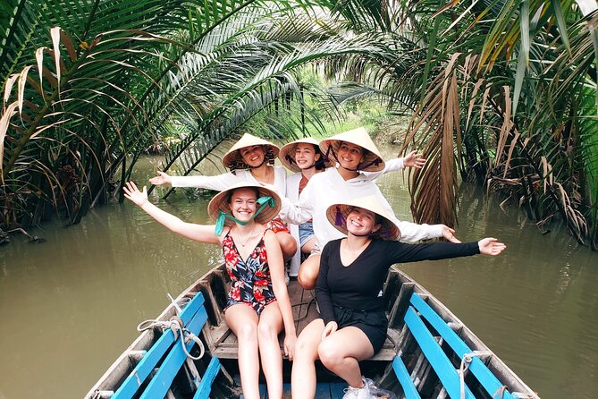 Can Tho: Floating Market & Mekong's Legacy( About 6 Pax) - 5:30 AM on the river, when Cai Rang is still working