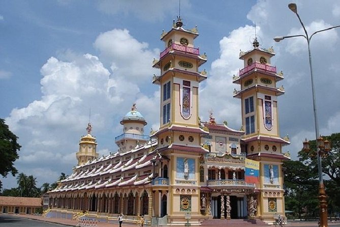 Cu Chi Tunnels and Cao Dai Temple private tour full day - Inside the Cu Chi tunnel system