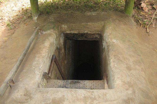 Cu Chi Tunnels and Cao Dai Temple private tour full day - What the private format changes