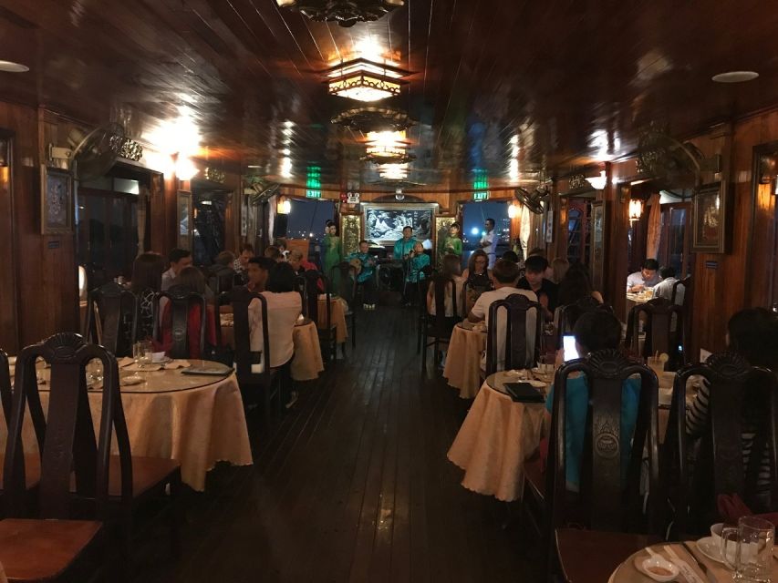 Deluxe Dining Cruise by DeluxeGroupTours - Boarding the dinner cruise