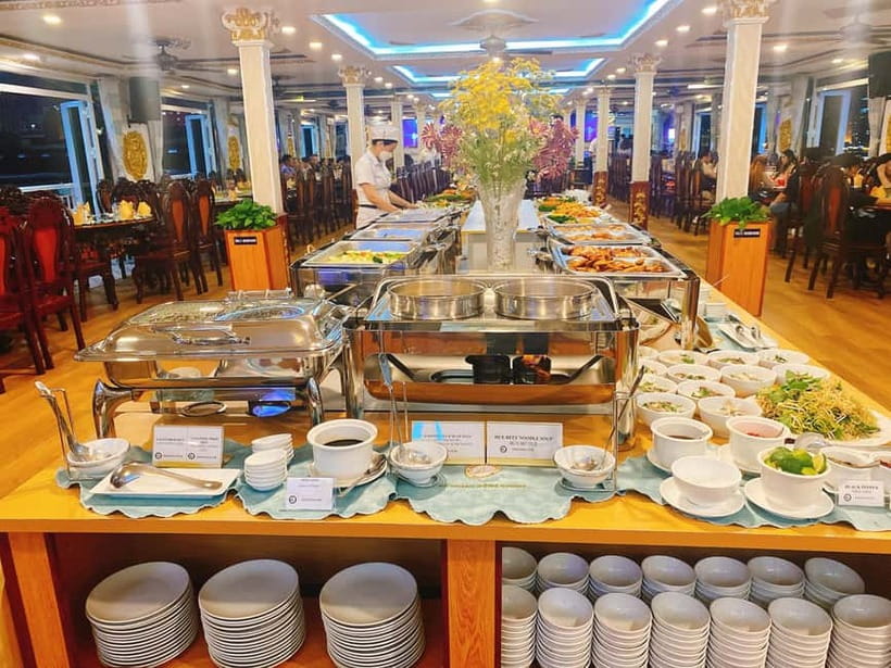 Experience Dinner On Luxury Cruise Along Saigon River - Vietnamese dishes and international choices