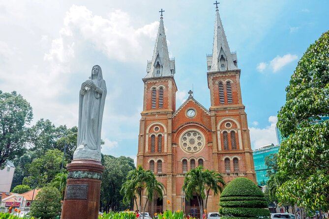 [Free E-sim] Half Day Guided Tour in Ho Chi Minh City - A fast introduction to central Ho Chi Minh City