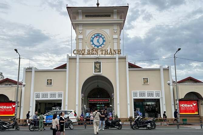 [Free E-sim] Half Day Guided Tour in Ho Chi Minh City - Spending 50 minutes at the War Remnants Museum