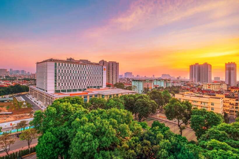From HCM: City Highlights & Chinatown Trips – Water Bus Tour - Independence Palace and the end of the Vietnam War