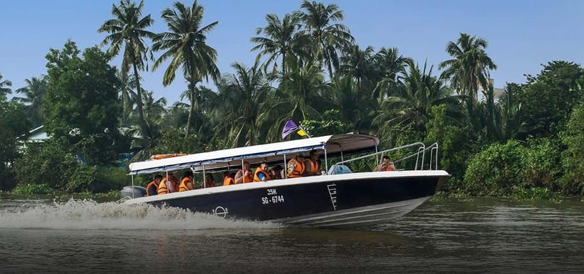 From HCM: Cu Chi Tunnels Half-Day Tour by Speedboat or Bus - What happens at the tunnel site
