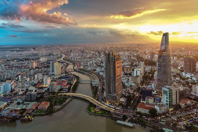 From HCM: Cu Chi Tunnels & Highlights City Full-Day Tour - Reunification Palace and the Risk of a Missed Stop