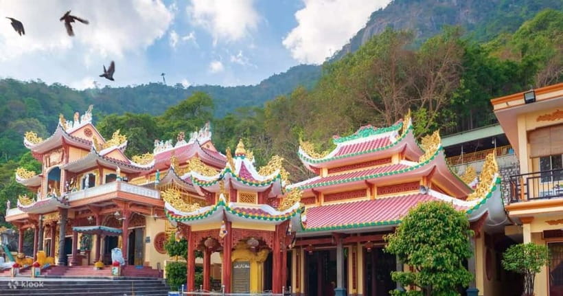 From Ho Chi Minh: Black Virgin Mountain& Cao Dai Temple tour - What to expect at the Cao Dai Temple