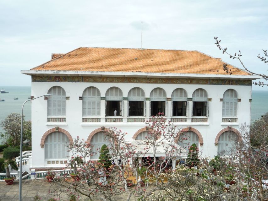 From Ho Chi Minh city: Vung Tau Beach Private Day Tour - Visiting Bao Dai’s White Palace