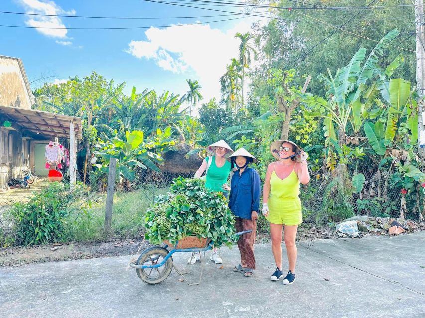 From Ho Chi Minh: Explore Mekong Delta & Vinh Trang Pagoda - From Saigon traffic to the Mekong River