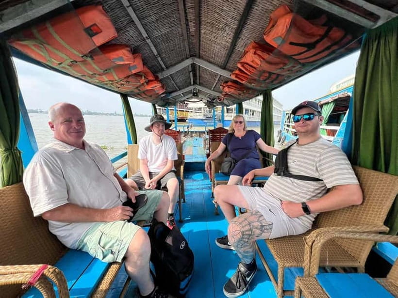 From Ho Chi Minh: Mekong & Cai Rang Floating Market 2D1N - The road to Can Tho and the overnight stay