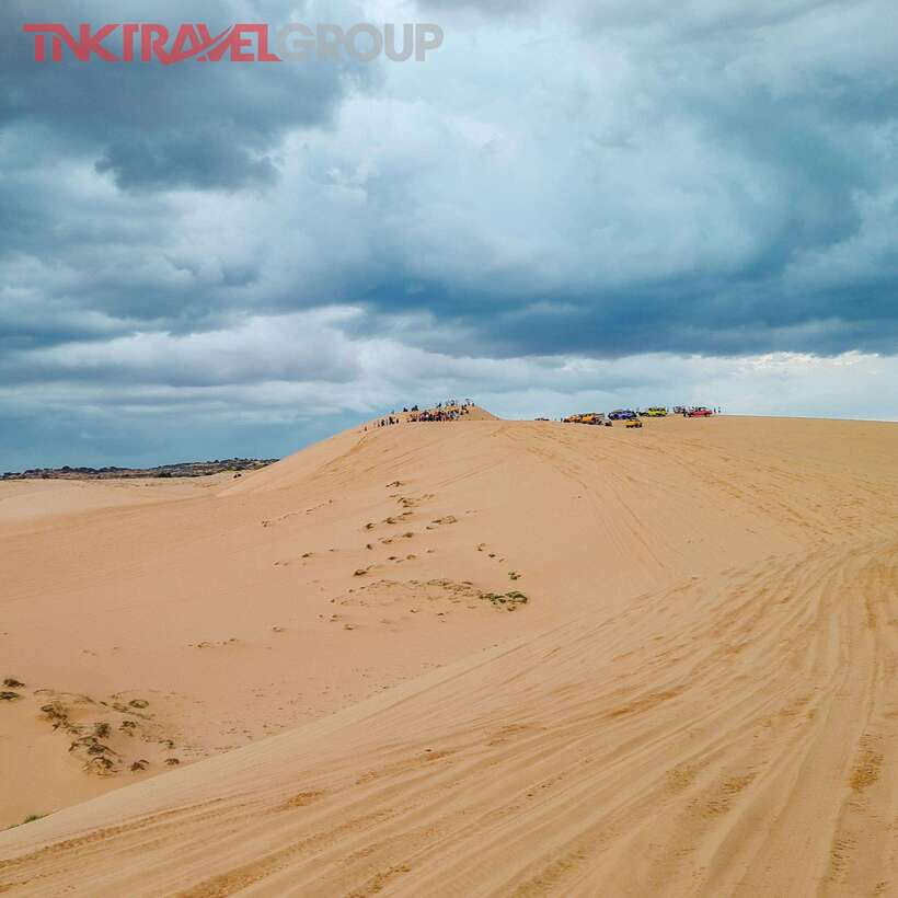 From Ho Chi Minh: Mui Ne Sand Dunes and Beach Day Tour - Lunch with Mui Ne specialties