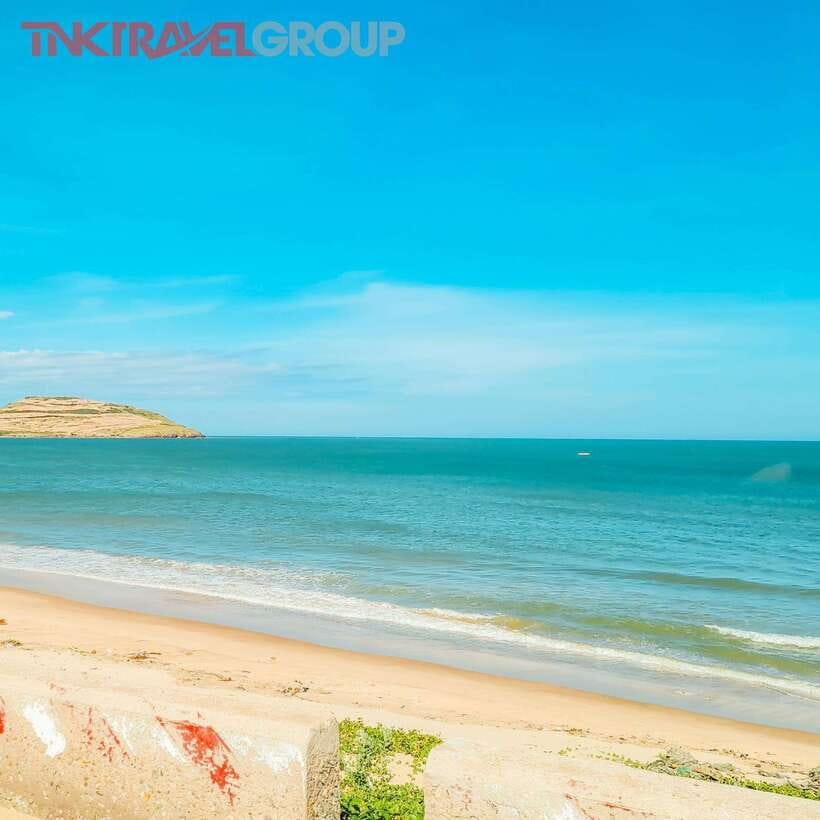From Ho Chi Minh: Mui Ne Sand Dunes and Beach Day Tour - An hour on Mui Ne’s sandy beach
