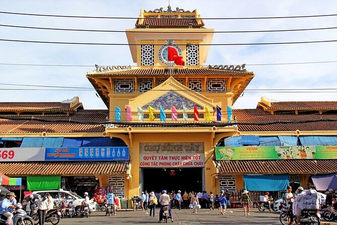 Full-Day Ho Chi Minh City Tour with Colonial Heritage & Chinatown - Lunch gives the morning a practical reset