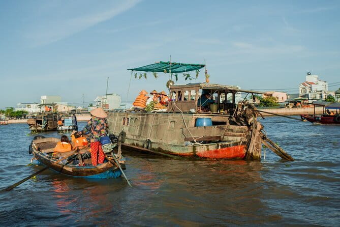 Hau River Floating Market and Con Son Islet Adventure - Why the early boat ride matters at Cai Rang