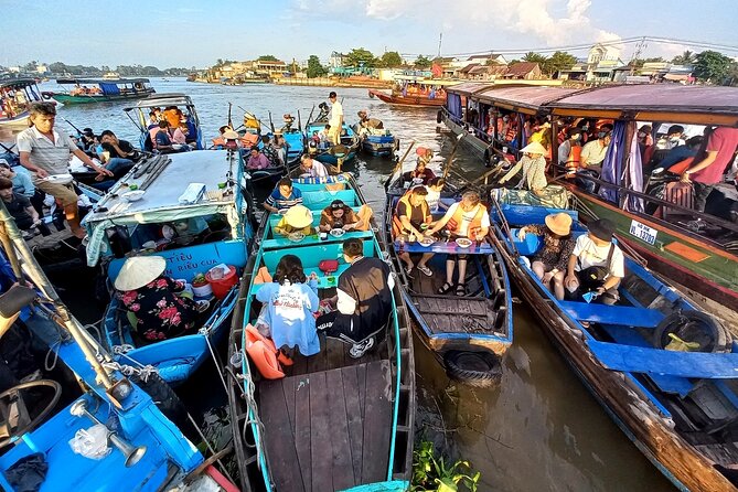 HCM: 2-Day Mekong Delta Floating Market with Cooking & Bike Ride - Cai Rang Floating Market before breakfast crowds