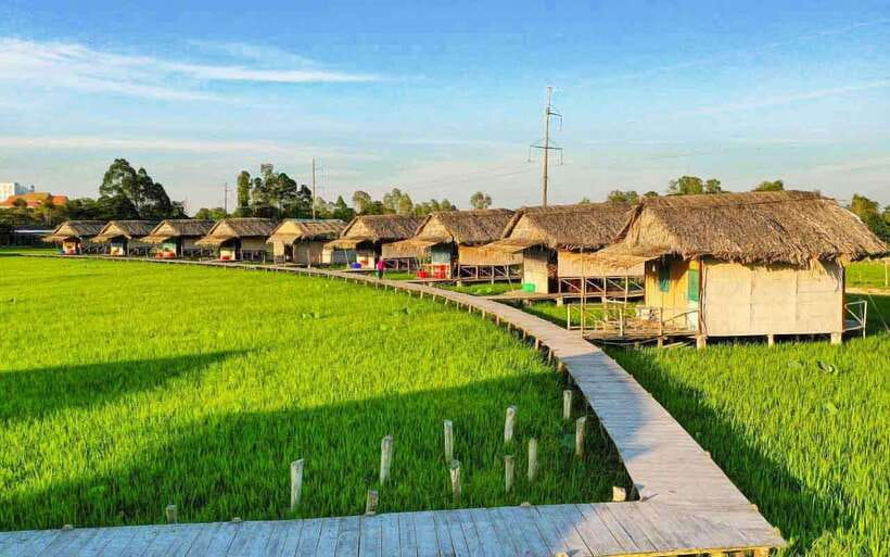 HCM: Authentic Dong Thap Mekong Delta Day Trip & Boat Ride - The early District 1 pickup and road to Cao Lanh
