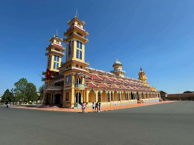 HCM: Cu Chi Tunnels, Cao Dai Temple, Black Virgin Mountain - At a glance