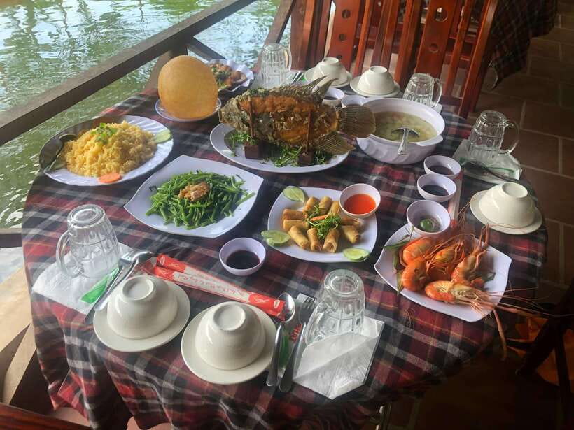 HCM: Mekong Delta Islands Boat & Tuk-Tuk Tour with Tastings - Coconut candy and Bánh Khọt in Ben Tre