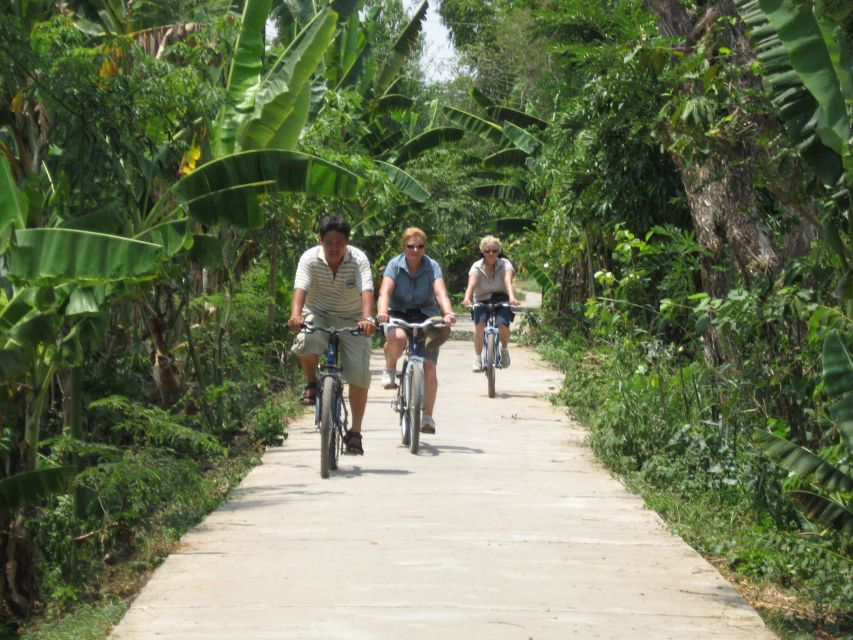 HCM: Mekong Delta, My Tho & Ben Tre Coconut Village - Vinh Trang Pagoda: a short cultural stop