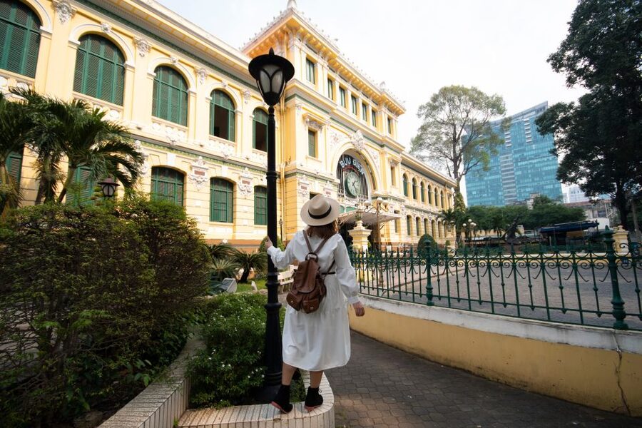 HCMC: English or German War History Tour: Tunnels & Museums - Walking Through Independence Palace