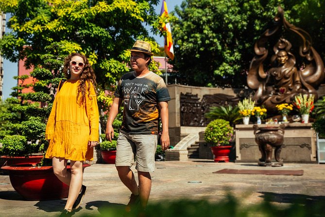 Highlights & Hidden Gems With Locals: Best of Ho Chi Minh City Private Tour - Saigon Opera House and the French-era center