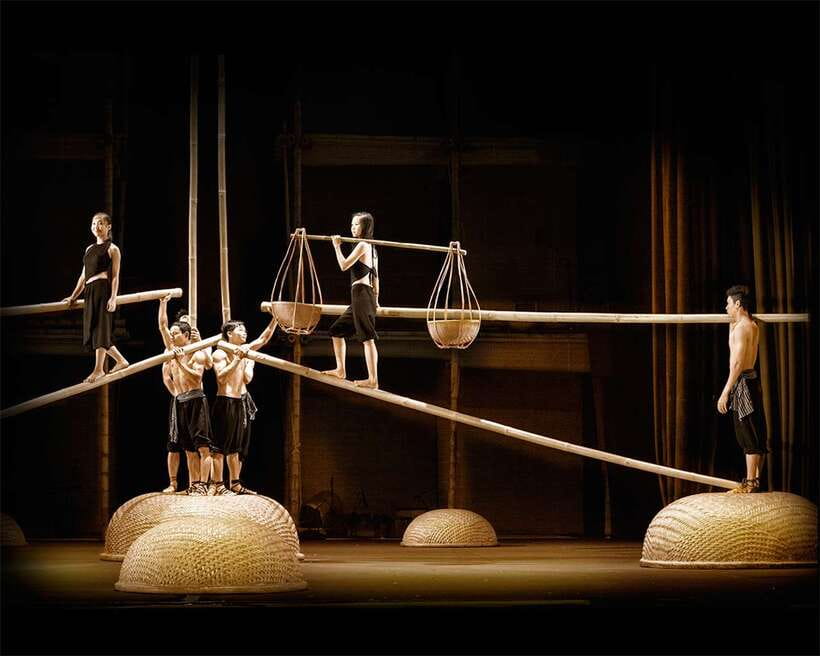 Ho Chi Minh: A O Show Bamboo Circus at Saigon Opera House - How the one-hour performance unfolds