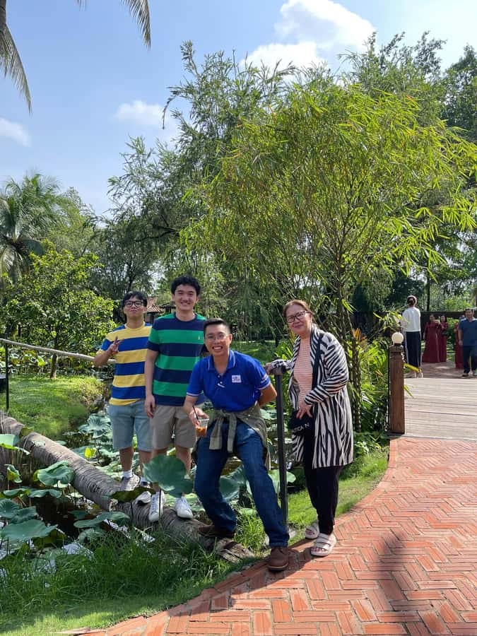 Ho Chi Minh: Adventurous Mekong Delta Full Day Tour - Sampan rowing and honey tea under the palms