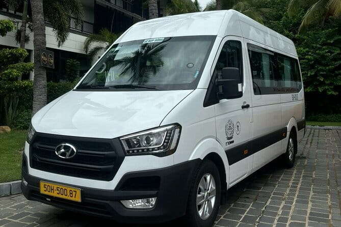 Ho Chi Minh City Airport Transfer - The welcome sign and customer support