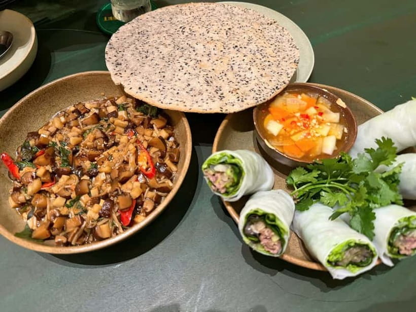 Ho Chi Minh City: Craft Beer and Local Food Tour by Scooter - First stop: Bia Hoi and the social side of beer