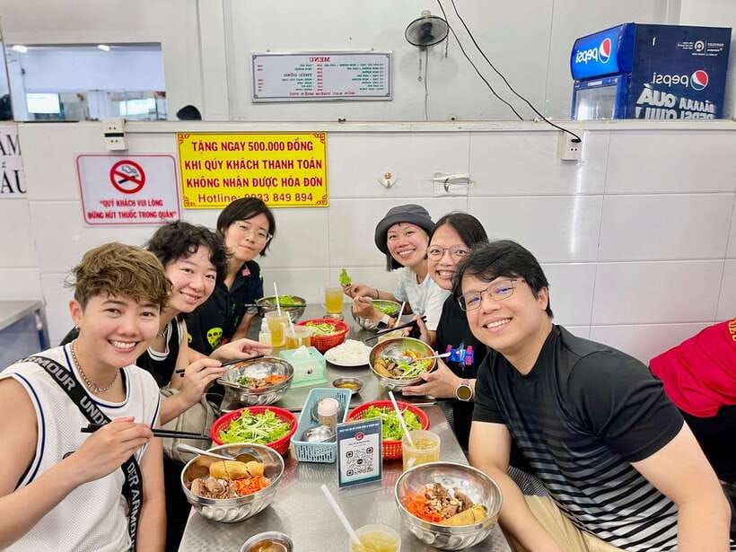 Ho Chi Minh City: Food Tastings & Sightseeings On Scooter - Nguyen Thien Thuat Apartment Park