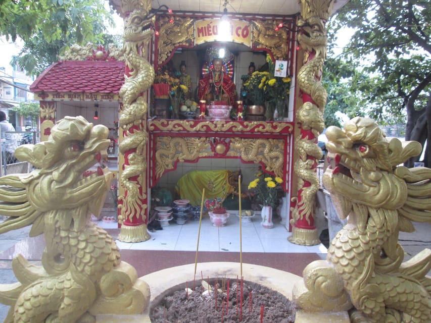 Ho Chi Minh City: Ghost, Belief & Culture Tour on Motorbike - Guides and group choices