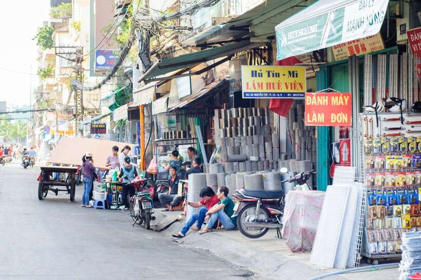 Ho Chi Minh City: Half-day Cyclo Journey Through Chinatown - Cha Tam Church and Chinese Catholic history