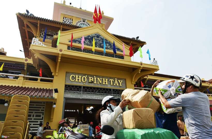 Ho Chi Minh City: Half-day Cyclo Journey Through Chinatown - Central Ho Chi Minh City sights in the wider route