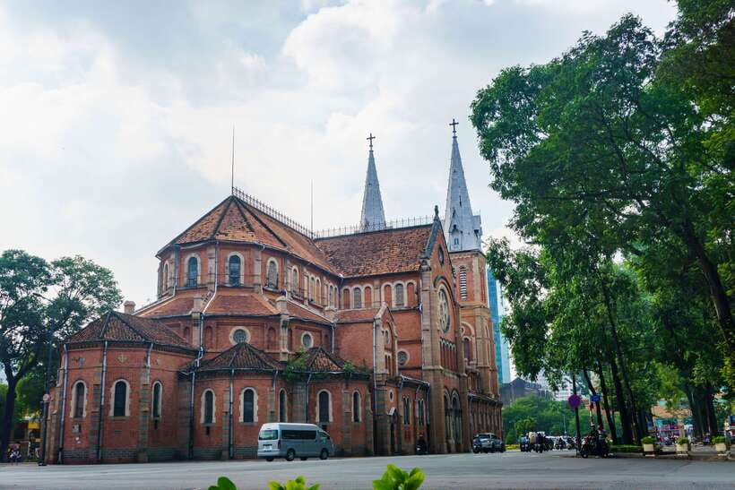 Ho Chi Minh City: Half-day History And Culture Tour - Guides, vehicles, and the pace of the day
