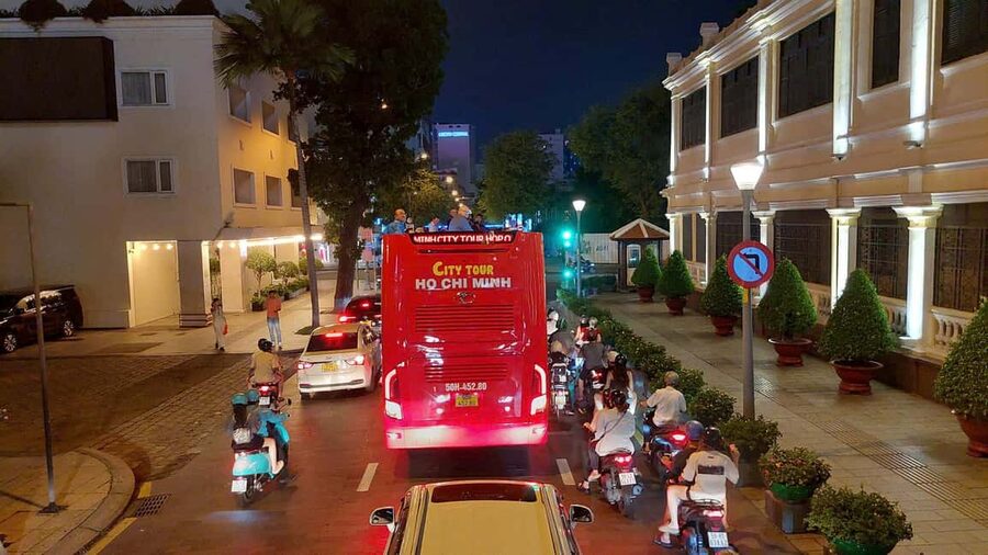 Ho Chi Minh City: Late-Night Open-Top Bus Tour - The biggest weakness: no running commentary
