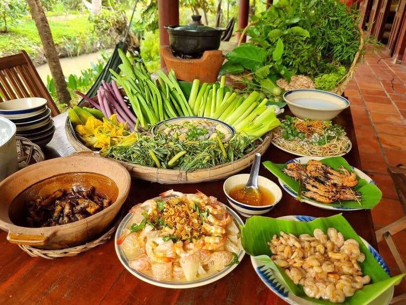 Ho Chi Minh City: Mekong Delta Day Trip with Lunch & Drinks - Sugarcane juice, coconut candy, and a local lunch