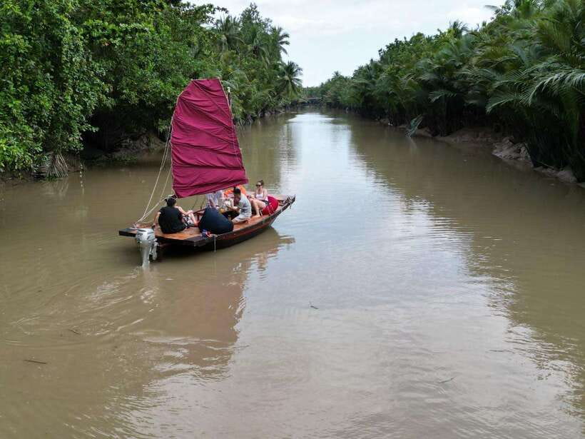 Ho Chi Minh City: Mekong Delta Day Trip with Lunch & Drinks - Kayaking beneath the coconut trees