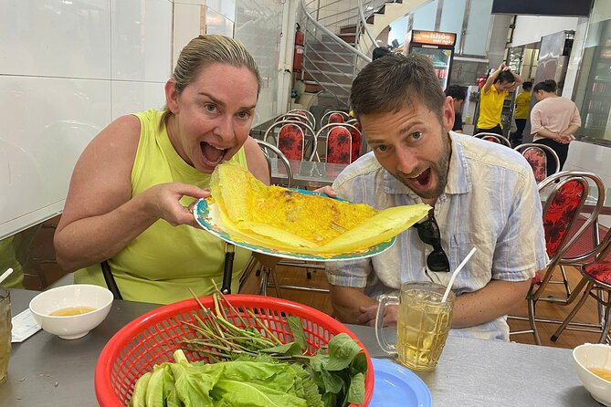 Ho Chi Minh city: Michelin-Recognized Food Tour with Local Expert - Seafood and snails at Ốc Đào