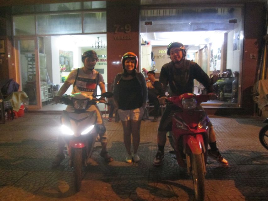 Ho Chi Minh City: Midnight Motorbike Tour - Tropical fruit at the floating market