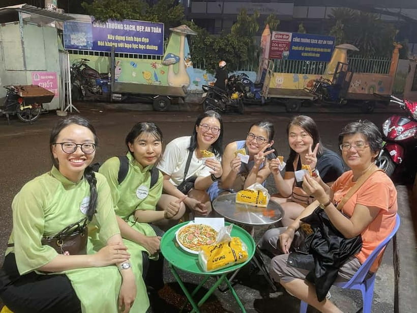 Ho Chi Minh City: Motorbike Street Food Tour - 12 Tastings - The 12-stop menu, from noodles to oysters